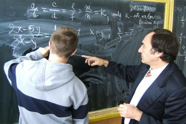 Decizie șocantă! Ce se va întâmpla cu profesorii nevaccinați care refuză să se testeze împotriva coronavirusului