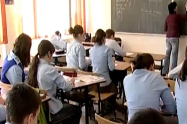 21 de unități de învățământ private nu vor trimite elevii în vacanță - LISTA