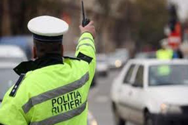 Peste 250 de amenzi, aplicate într-o singură zi de polițiștii bihoreni, în trafic