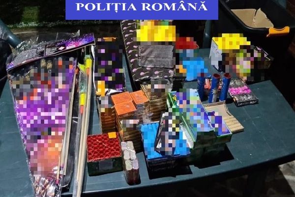 FOTO: Peste 600 kg de petarde și artificii, confiscate de polițiștii bihoreni, în urma unor percheziții