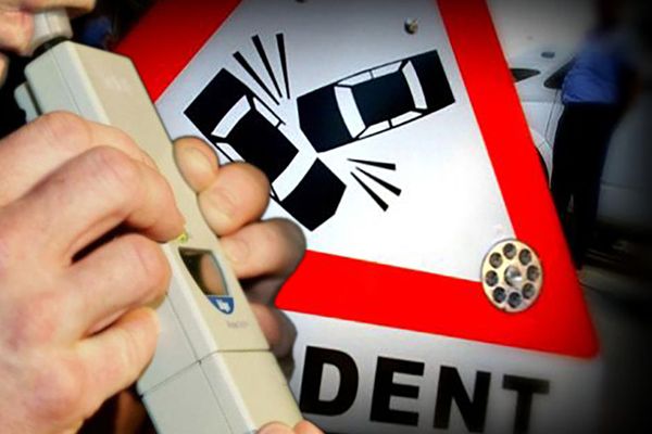 Beiușean, cu dosar penal! Beat fiind, a furat o autoutilitară și a lovit două autoturisme 