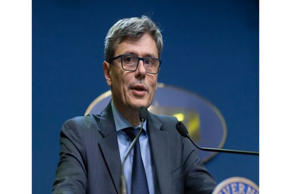 Furnizorii sunt obligaţi să refacă absolut TOATE facturile - ANRE poate aplica sancţiuni de până la 400.000 de lei! 