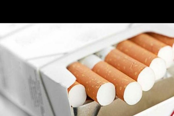 Aproape 3000 de pachete cu țigări de contrabandă, confiscate în weekend de polițiștii bihoreni de la 3 societăți comerciale