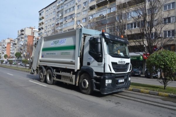 Orădenii se pot debarasa de deșeurile voluminoase sau periculoase din gospodării! Când va demara campania de colectare