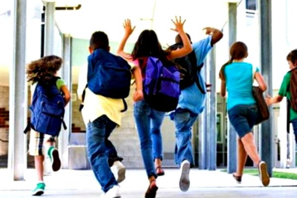 Se schimbă vacanțele școlare - Elevii, părinții și profesorii pot decide când să se bucure de zilele libere