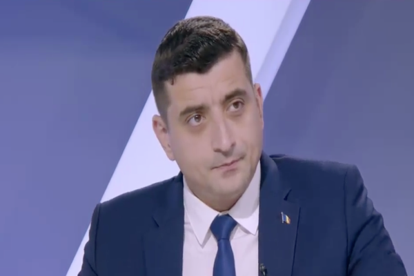 Succes al campaniei Realitatea PLUS pentru salvarea bisericilor de la demolare: Proiect de lege AUR, înmânat oficial de George Simion, la Legile Puterii