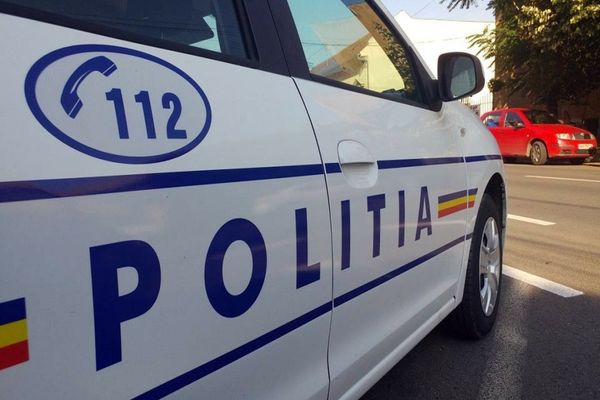 Peste 100 de amenzi aplicate și 13 permise reținute de polițiștii bihoreni într-o singură zi