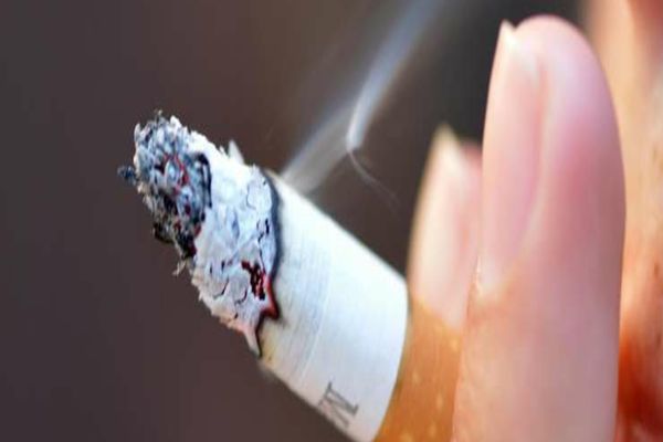 Lovitură pentru fumători! Se scumpesc țigările