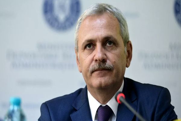 Dragnea, mesaje compromițătoare cu prietena fostei iubite - Conversație incendiară în timp ce se afla cu președintele la masă