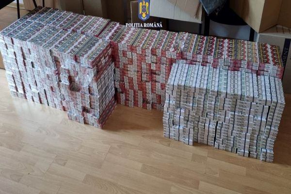 Cinci mii de pachete cu țigări de contrabandă, confiscate de polițiștii bihoreni! Un bărbat, reținut