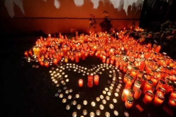 Comemorare 7 ani de la tragedia din Colectiv. 64 de morți și 150 de răniți mutilați pe viață