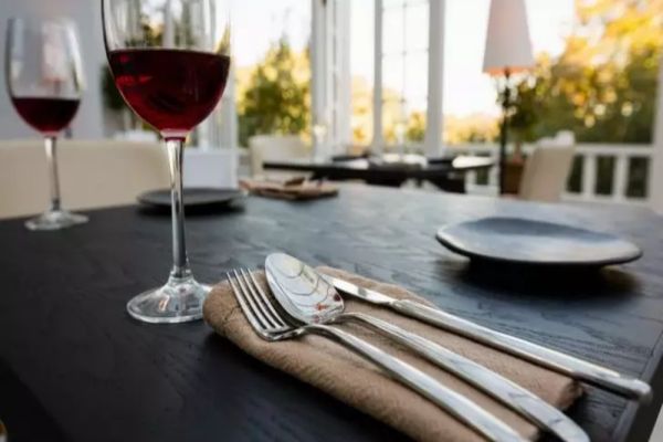 Ce sa nu comanzi niciodată de la restaurant. Secretul murdar din bucătărie