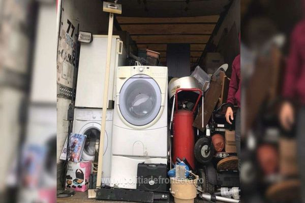 23 de tone deşeuri constând în textile și electrocasnice, oprite la Borș II