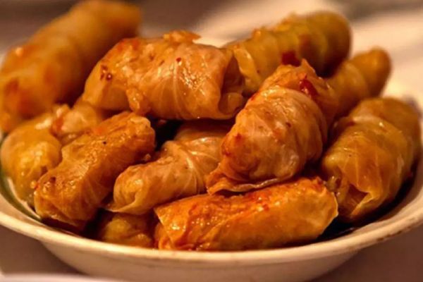 Cât timp rezistă sarmalele după sărbători. Se pot depozita la congelator