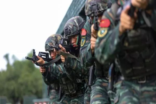 PER: ”Cerem premierului Nicolae Ciucă să ne spună către ce domenii s-a îndreptat compensaţia economică din partea celor de la care achiziționăm echipament și tehnică militară”