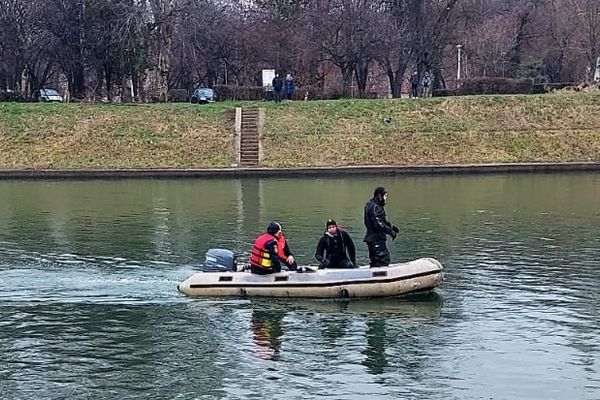UPDATE: Agresorul unei femei, dispărut în apele Crișului Repede! A fost găsit, dar medicii i-au declarat decesul