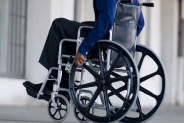 Sprijin în valoare de 5.000 de euro pentru persoanele cu dizabilități pentru a-și achiziționa dispozitive și tehnologii asistive și tehnologii de acces