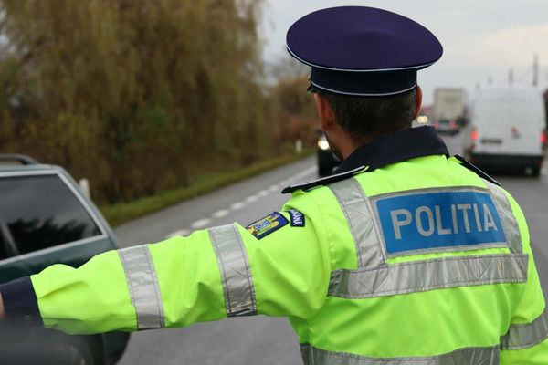 Harghitean, cu comportament haotic în trafic, lăsat fără permis de conducere de polițiștii bihoreni pentru aproape 2 ani