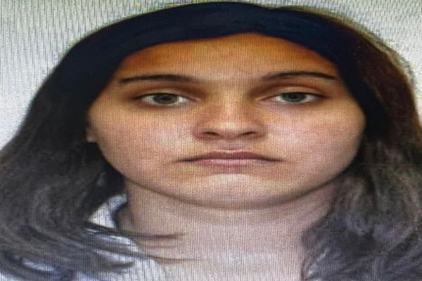 Tânără dispărută de la domiciliu! Dacă o vedeți, sunați la 112