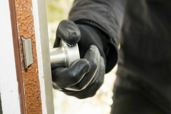 Bihorean arestat preventiv în Satu Mare pentru furt calificat! A furat din casa unei bătrâne câteva zeci de mii de lei