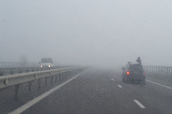 Cod galben de ceață în mai multe județe din Transilvania, Moldova și Muntenia