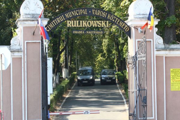 Programul Cimitirului de Paștile Morților