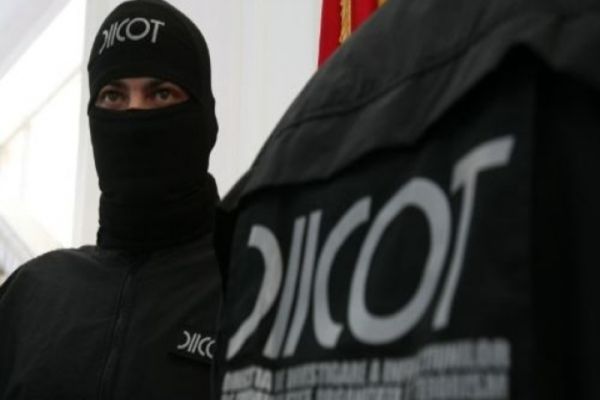 DIICOT, NOI REȚINERI PENTRU TRĂDARE: NEGOCIERI CU AGENȚI RUȘI PENTRU IEȘIREA ROMÂNIEI DIN NATO. GRUPUL ERA ORGANIZAT CA O STRUCTURĂ MILITARĂ CU STAT MAJOR