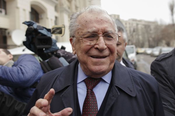 STAREA DE SĂNĂTATE A LUI ION ILIESCU RĂMÂNE GRAVĂ, ANUNȚĂ SPITALUL SRI