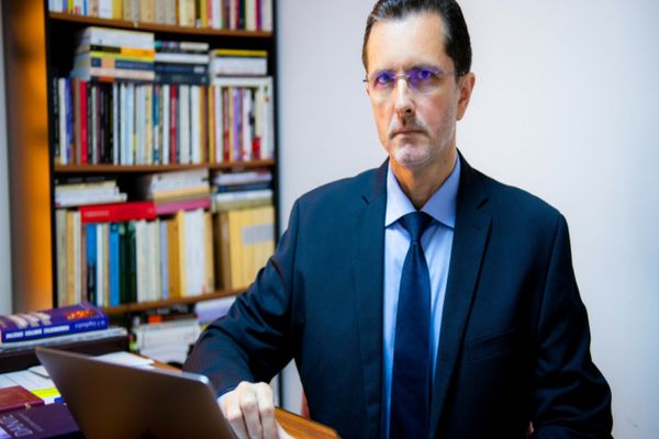 Vasile Bănescu ironizează fanii AUR: "Cetățeni nu neapărat turmentați care se încaieră cu autorități"