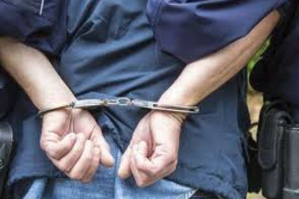 Tâlhărie pe un teren de joacă din Oradea! Un bărbat a rămas fără telefon