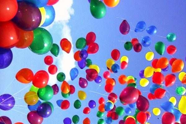 Baloane colorate lansate din Turnul Primăriei și alte surprize pregătite de Oradea Heritage de 1 Iunie