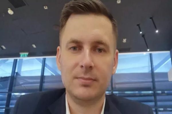 Tensiuni în Coaliție! Cine este omul care tulbură apele în relația PNL-PSD? - Liberalii, reuniți în ședință luni dimineață