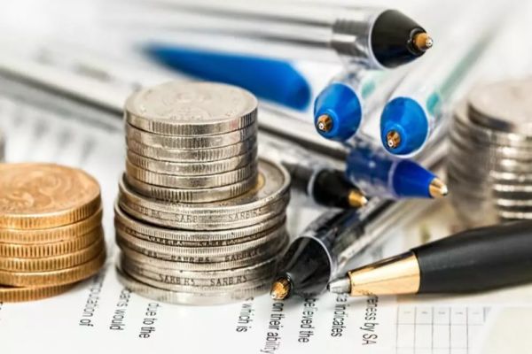 Primii la majorări. Ce bugetari primesc 30% în plus salariu, dar și sporuri majorate?