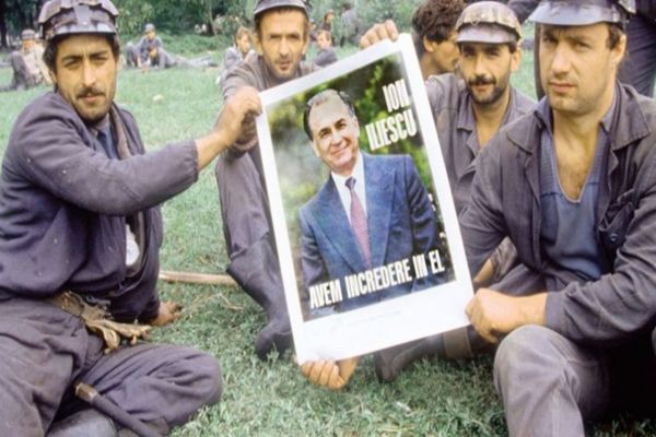 Ion Iliescu ar putea fi inculpat. Procurorul General al României va cere redeschiderea Dosarului Mineriadei