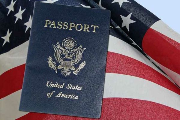 MINORITĂȚILE NAȚIONALE DIN UCRAINA, INCLUSIV ROMÂNII, VOR PUTEA AVEA DUBLĂ CETĂȚENIE. CE PREVEDE NOUA LEGE