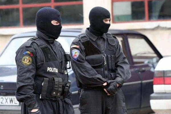 GRUPARE DE ȘANTAJ DESTRUCTURATĂ DE DIICOT: AMENINȚĂRI PENTRU O DATORIE DE 2,2 MILIOANE DE EURO