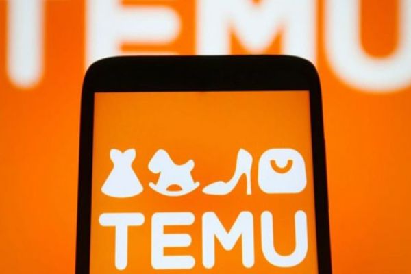 TARIFELE VAMALE VOR SCUMPI HAINELE PENTRU AMERICANI, SUSȚIN PLATFORMELE ONLINE TEMU ȘI SHEIN