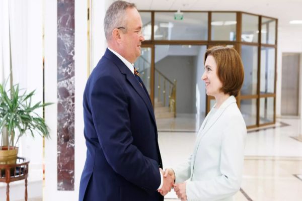 NICOLAE CIUCĂ: FELICIT CETĂȚENII REPUBLICII MOLDOVA PENTRU VOTUL ÎN FAVOAREA DRUMULUI EUROPEAN
