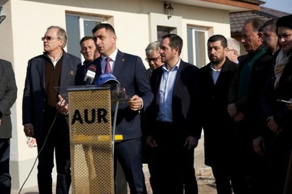 GEORGE SIMION ÎN SATUL PECHEA: ”ESTE TIMPUL PENTRU FAPTE, NU PENTRU VORBE!”