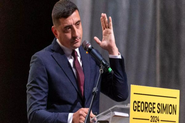 REACȚIA POLIȚIEI ROMÂNE DUPĂ ACUZAȚIILE LUI GEORGE SIMION: „TRATĂM CU MAXIMĂ SERIOZITATE ORICE AMENINȚARE”