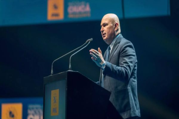 PNL SE ÎNTOARCE LA REFERENDUMUL LUI BĂSESCU DIN 2008. BOLAJAN PROMITE CĂ VA CERE APLICAREA REFERENDUMULUI ÎN PRIMELE 6 LUNI ALE VIITORULUI LEGISLATIV