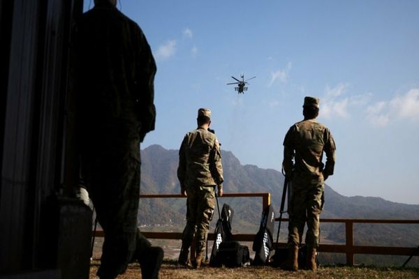 COREEA DE NORD: KIM JONG UN CERE ARMATEI ŢĂRII SĂ SE PREGĂTEASCĂ DE RĂZBOI