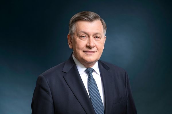 BIROUL ELECTORAL CENTRAL A VALIDAT CANDIDATURA LUI CRIN ANTONESCU