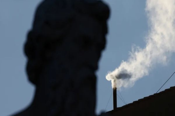 FUM ALB LA VATICAN. A FOST ALES PRIMUL PAPĂ AMERICAN 