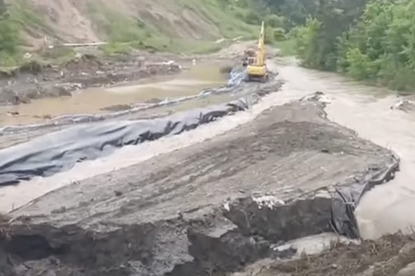 ALERTĂ LA SALINA PRAID: PÂRÂUL CORUND SE VARSĂ ÎN MINĂ - RISC MAJOR DE INUNDAȚIE ȘI PRĂBUȘIRE 