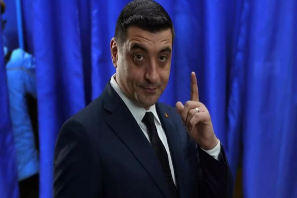 GEORGE SIMION DEZMINTE ZVONURILE POTRIVIT CĂRORA AR FI FUGIT DIN ȚARĂ: SUNT LA CLUJ. REVENIM PE BARICADE