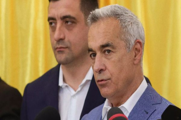 CĂLIN GEORGESCU, MESAJ DE FORȚĂ PENTRU ROMÂNI: ”AM VENIT SĂ NE LUĂM ȚARA ÎNAPOI ȘI TURUL 2 ÎNAPOI”. ZECI DE OAMENI I-AU SCANDAT NUMELE