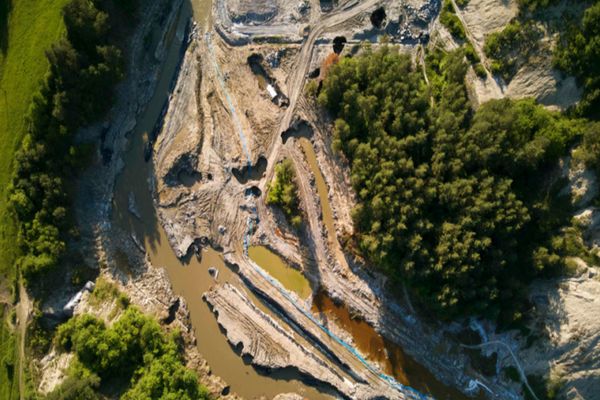 SITUAȚIE CRITICĂ LA SALINA PRAID: CEI EVACUAȚI NU SE VOR MAI ÎNTOARCE ÎN LOCUINȚE – ANUNȚUL APELOR ROMÂNE