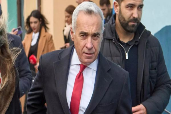 NICUȘOR DAN: CĂLIN GEORGESCU NU A FOST UN CĂLĂREȚ SINGURATIC, ÎN JURUL LUI AU FOST ROMÂNI CU MULȚI BANI