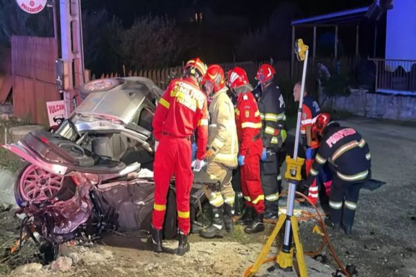 ACCIDENT GRAV ÎN BIHOR. O PERSOANĂ A MURIT ȘI ALTA ESTE ÎN STARE CRITICĂ 